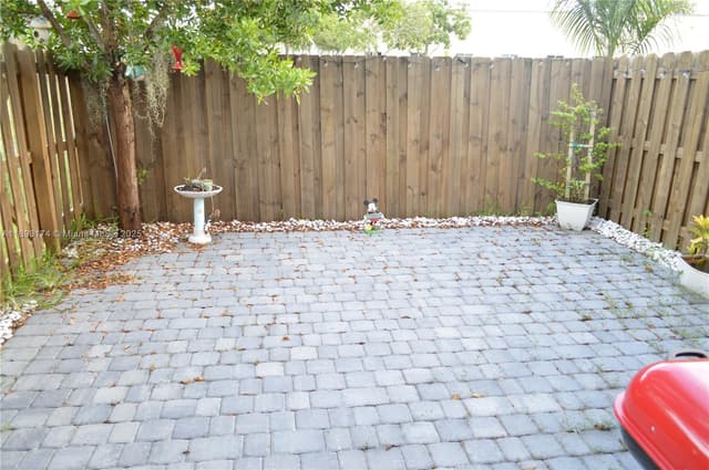 2744 SE 19th St, Homestead FL 33035 - Homestead, FL - Photo 4