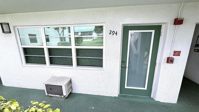 294 Farnham M # 294, Deerfield Beach FL 33442 - Deerfield Beach, FL - Photo 2