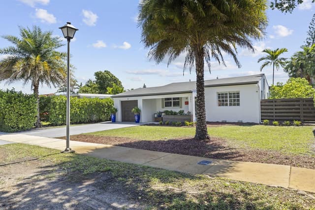 297 Minola Drive, Miami Springs FL 33166 - Miami Springs, FL - Photo 4