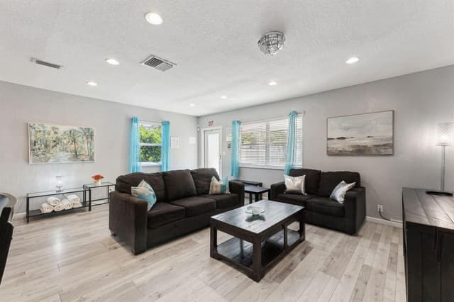 1631 N Andrews Square, Fort Lauderdale FL 33311 - Fort Lauderdale, FL - Photo 3