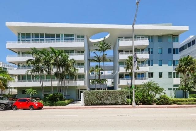 7800 Collins Ave # 203, Miami Beach FL 33141