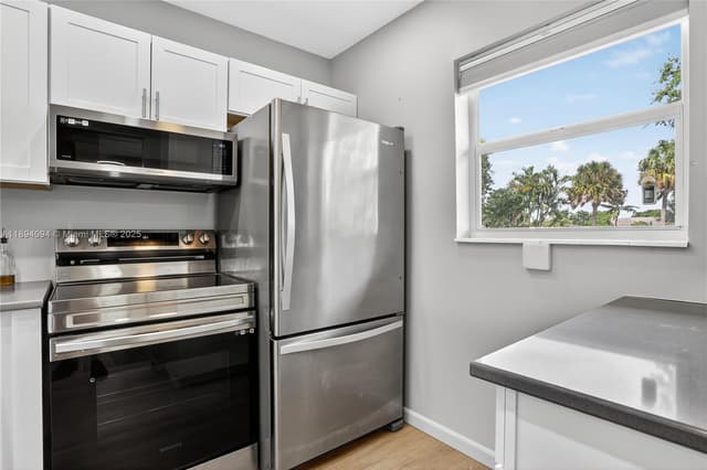 4706 NW 36th St # 411, Lauderdale Lakes FL 33319 - Lauderdale Lakes, FL - Photo 7