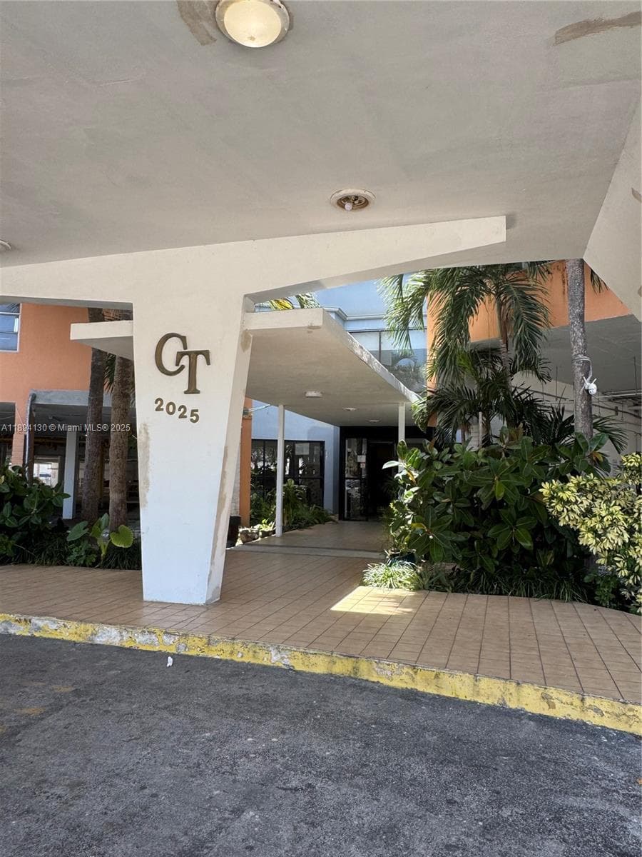 2025 NE 164th St # 206, North Miami Beach FL 33162 - North Miami Beach, FL - Photo 1