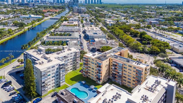 16400 NE 17th Ave # 601, North Miami Beach FL 33162 - North Miami Beach, FL - Photo 2