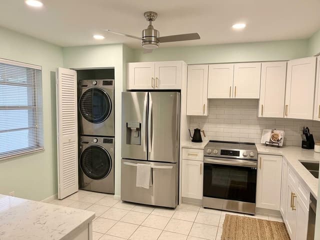 1101 Colony Point Circle # 220, Pembroke Pines FL 33026 - Pembroke Pines, FL - Photo 3