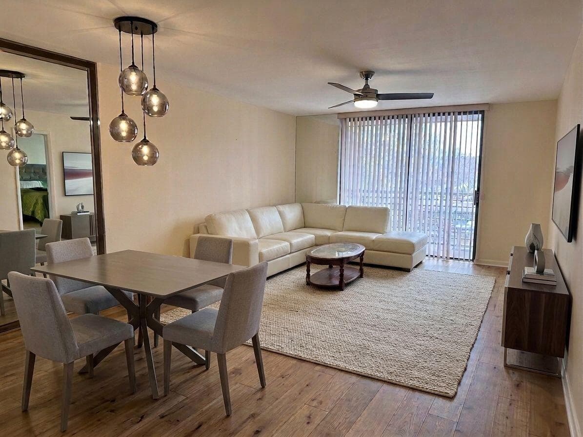1101 Colony Point Circle # 220, Pembroke Pines FL 33026 - Pembroke Pines, FL - Photo 1