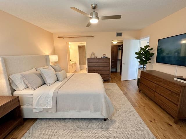 1101 Colony Point Circle # 220, Pembroke Pines FL 33026 - Pembroke Pines, FL - Photo 5