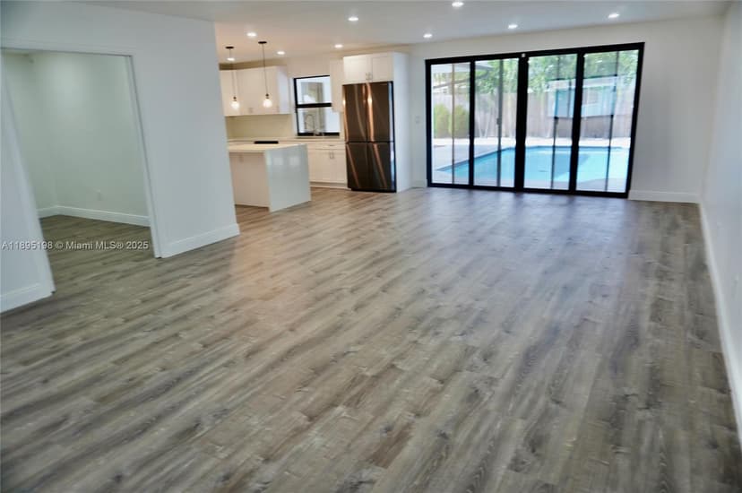 7321 Allen Dr, Hollywood FL 33024