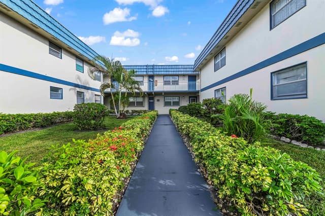 213 Brittany, Delray Beach FL 33446 - Delray Beach, FL - Photo 2