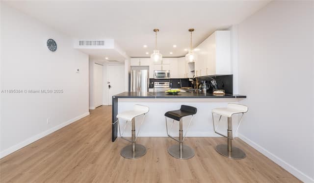 600 Three Islands Blvd # 214, Hallandale Beach FL 33009 - Hallandale Beach, FL - Photo 7