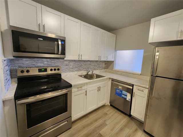 11309 SW 200th St # C, Miami FL 33157 - Miami, FL - Photo 2