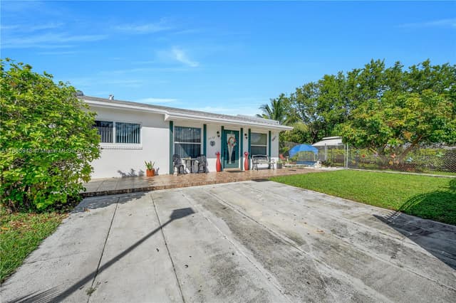 5402 SW 128th Pl, Miami FL 33175 - Miami, FL - Photo 2