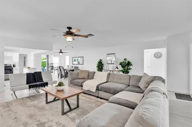 214 SE 6th Street, Dania Beach FL 33004 - Dania Beach, FL - Photo 2