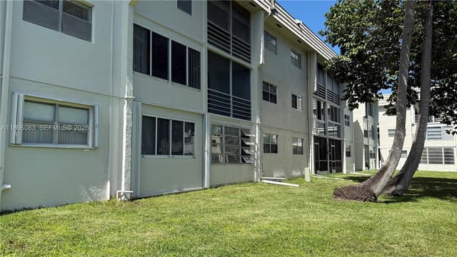 8450 Sunrise Lakes Blvd # 111, Sunrise FL 33322 - Sunrise, FL - Photo 3