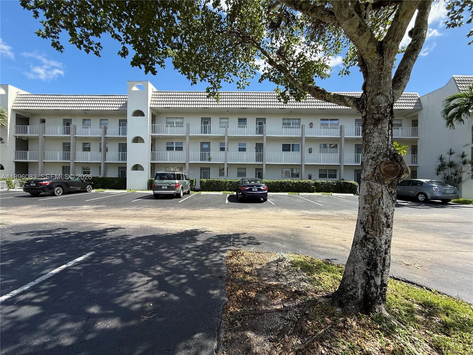 8450 Sunrise Lakes Blvd # 111, Sunrise FL 33322 - Sunrise, FL - Photo 1