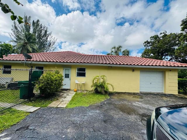 3405 NW 82nd Ave, Coral Springs FL 33065 - Coral Springs, FL - Photo 2