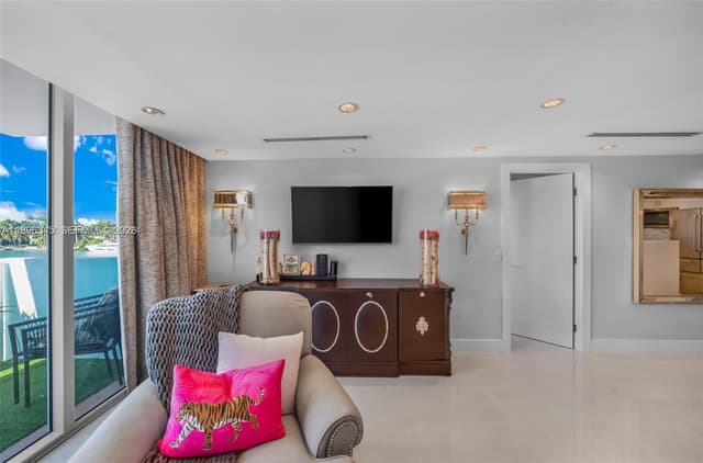 5838 Collins Ave # 2F, Miami Beach FL 33140 - Miami Beach, FL - Photo 3