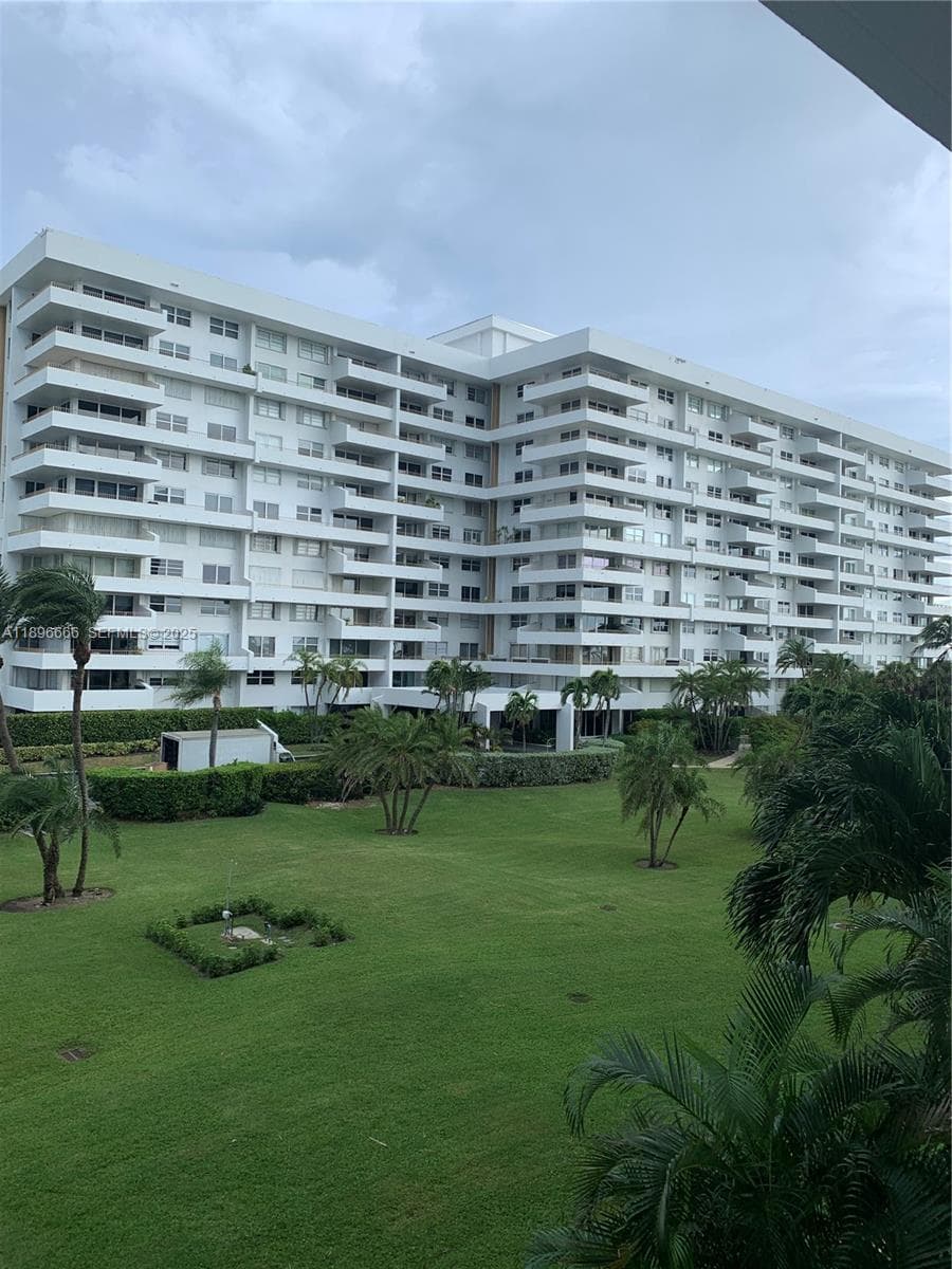 177 Ocean Lane Dr # 208, Key Biscayne FL 33149 - Key Biscayne, FL - Photo 1