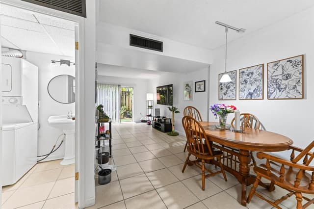 803 W Oakland Park Boulevard # A7, Oakland Park FL 33311 - Oakland Park, FL - Photo 4