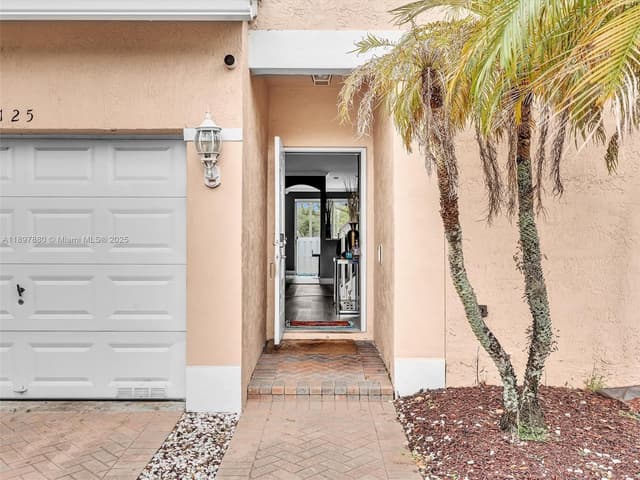 9125 NW 40th St, Sunrise FL 33351 - Sunrise, FL - Photo 3