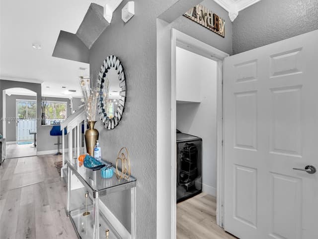 9125 NW 40th St, Sunrise FL 33351 - Sunrise, FL - Photo 4