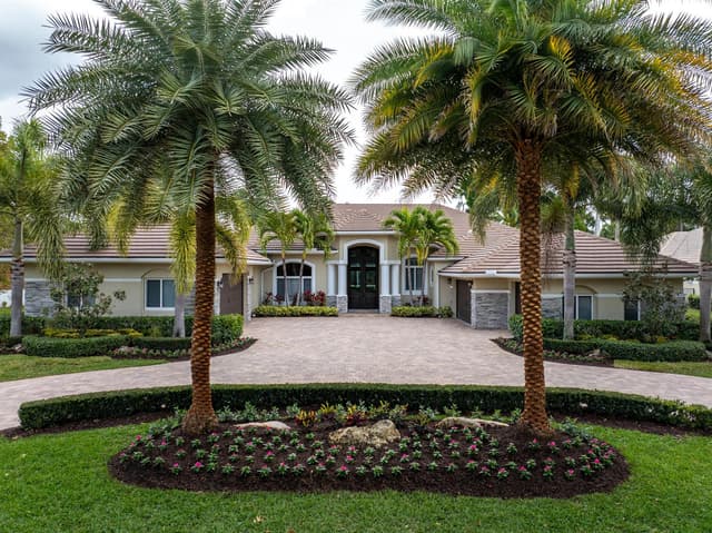 1209 Breakers West Boulevard, West Palm Beach FL 33411 - West Palm Beach, FL - Photo 2