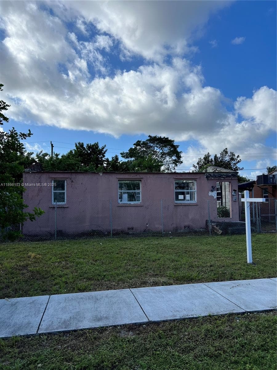 2122 Dewey St, Hollywood FL 33020 - Hollywood, FL - Photo 1