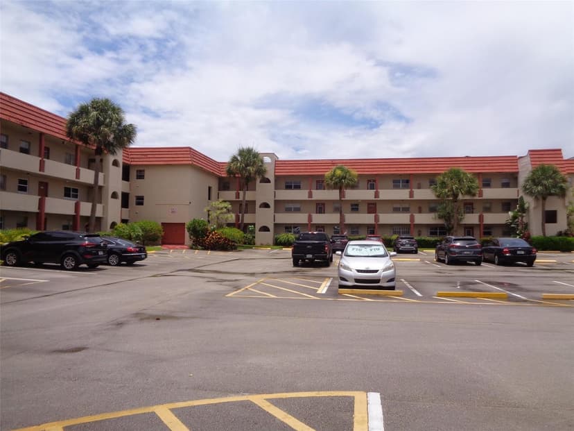 2831 E Sunrise Lakes Drive # 209, Sunrise FL 33322