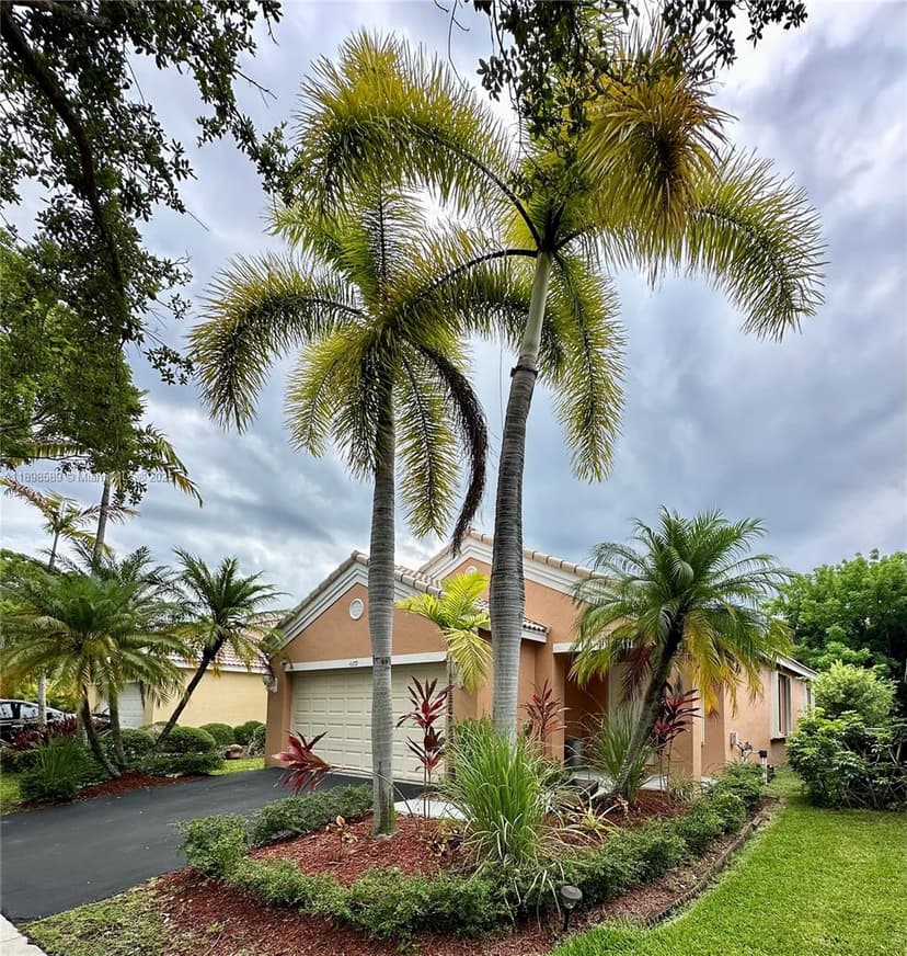 4279 Greenbriar Ln, Weston FL 33331