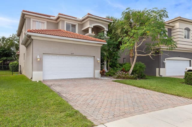 1017 Grove Park Circle, Boynton Beach FL 33436 - Boynton Beach, FL - Photo 2