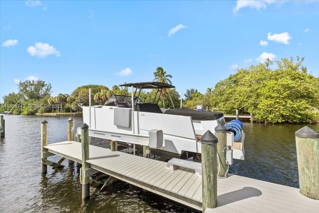 2726 Treasure Cove Cir, Dania Beach FL 33312 - Dania Beach, FL - Photo 2