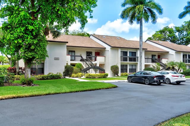 5153 Oak Hill Lane # 512, Delray Beach FL 33484 - Delray Beach, FL - Photo 2