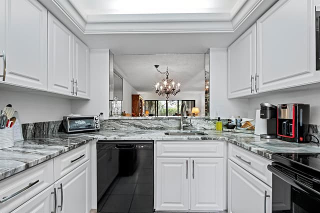 5153 Oak Hill Lane # 512, Delray Beach FL 33484 - Delray Beach, FL - Photo 7