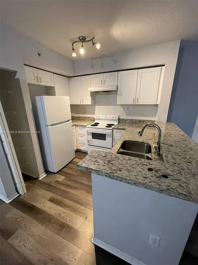 11040 SW 196th St # 211, Cutler Bay FL 33157 - Cutler Bay, FL - Photo 2