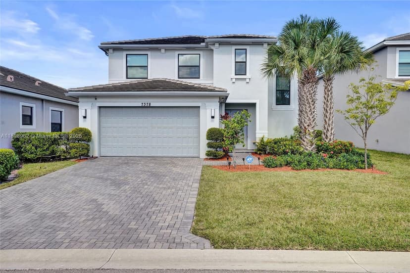7378 Stella Ln, Lake Worth FL 33463