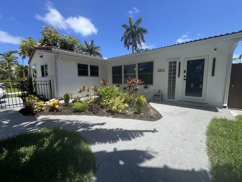 1042 Tyler Street, Hollywood FL 33019