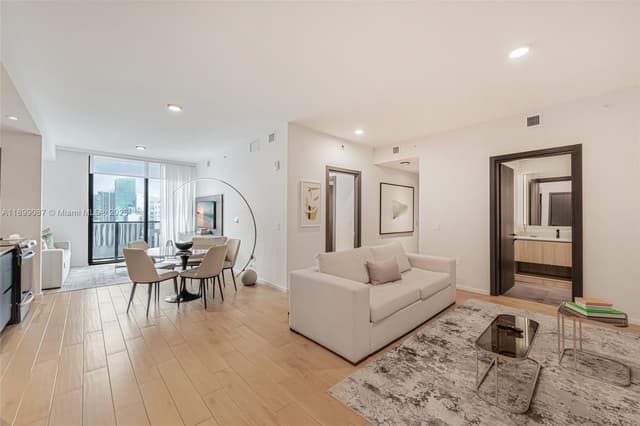 398 NE 5th St # 3017, Miami FL 33132 - Miami, FL - Photo 2