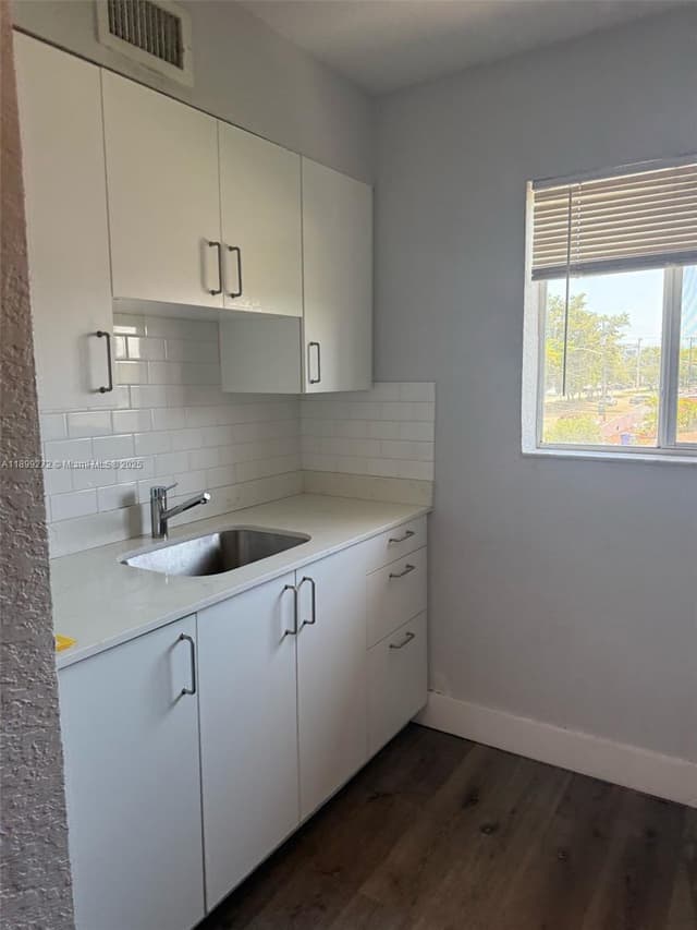 2330 NW 11th St # 46, Miami FL 33125 - Miami, FL - Photo 4