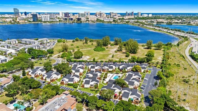 643 Executive Center Drive # 102, West Palm Beach FL 33401 - West Palm Beach, FL - Photo 2