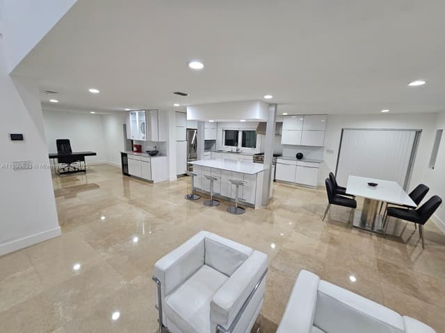 5754 NW 98th Ave, Doral FL 33178 - Doral, FL - Photo 6