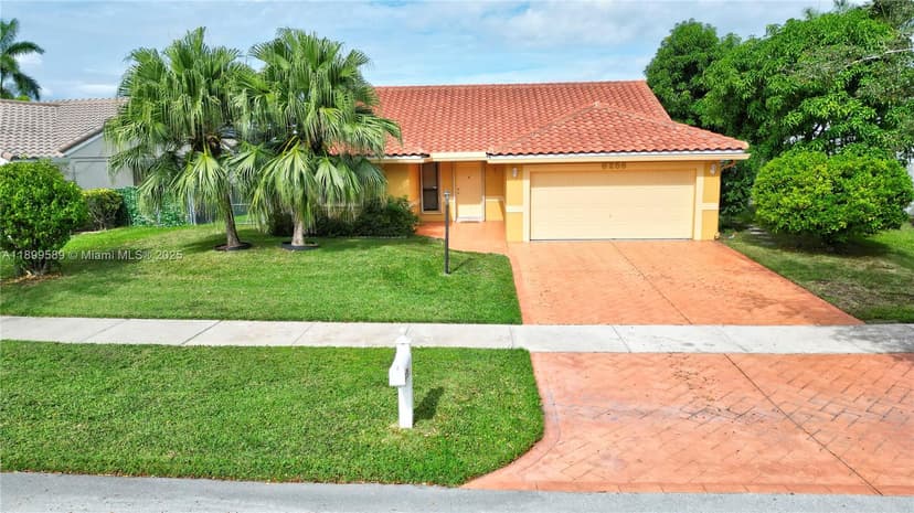 6255 Hawkes Bluff Ave, Davie FL 33331