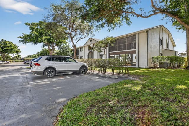 15453 Lakes Of Delray Boulevard # 207, Delray Beach FL 33484 - Delray Beach, FL - Photo 2