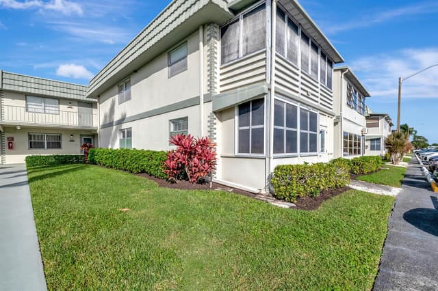 195 Monaco E # 195, Delray Beach FL 33446 - Delray Beach, FL - Photo 2
