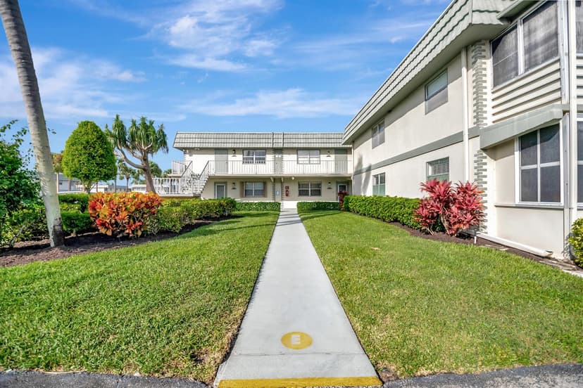 195 Monaco E # 195, Delray Beach FL 33446