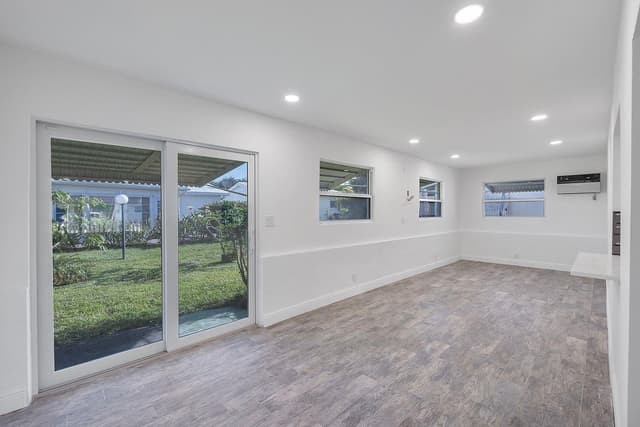 370 S Golf Boulevard, Pompano Beach FL 33064 - Pompano Beach, FL - Photo 5