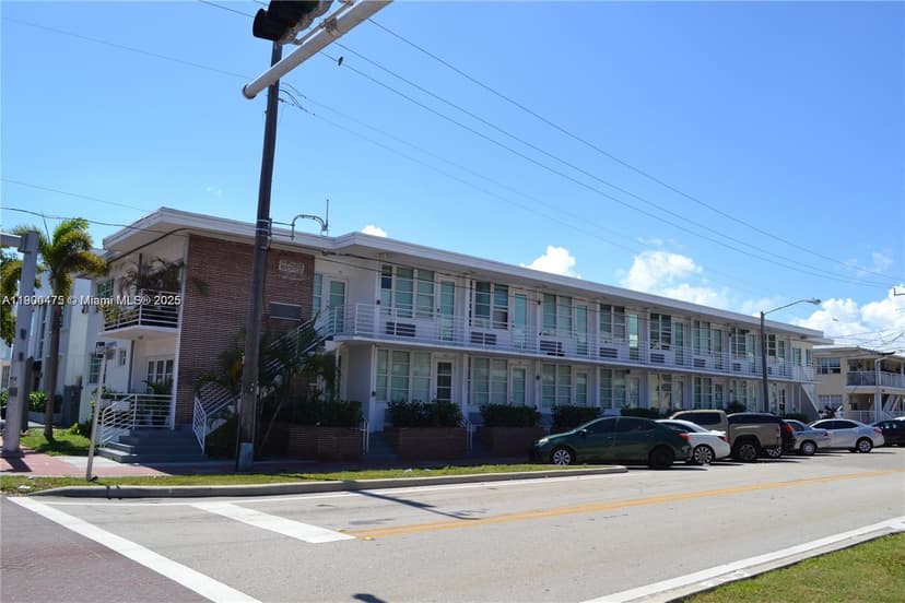 300 74th St # 3, Miami Beach FL 33141