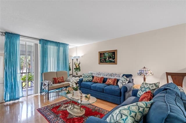 9800 N Hollybrook Lake Drive # 202, Pembroke Pines FL 33025 - Pembroke Pines, FL - Photo 2
