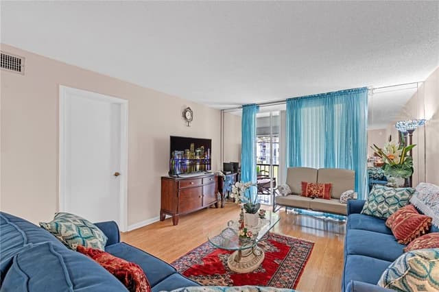 9800 N Hollybrook Lake Drive # 202, Pembroke Pines FL 33025 - Pembroke Pines, FL - Photo 3