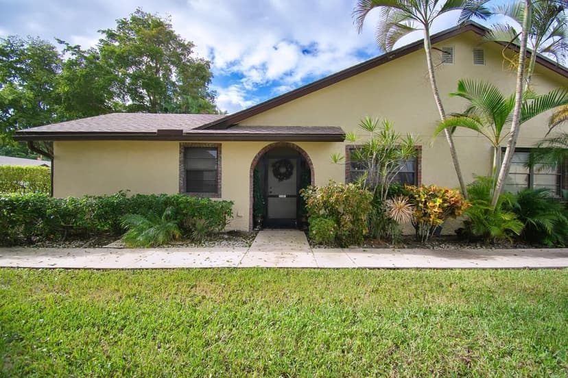 23301 Barlake Drive # 23, Boca Raton FL 33433