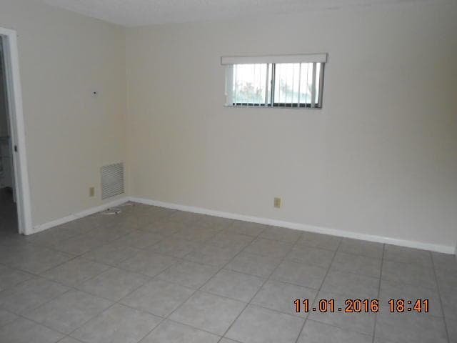 23 Crossings Circle, Boynton Beach FL 33435 - Boynton Beach, FL - Photo 2